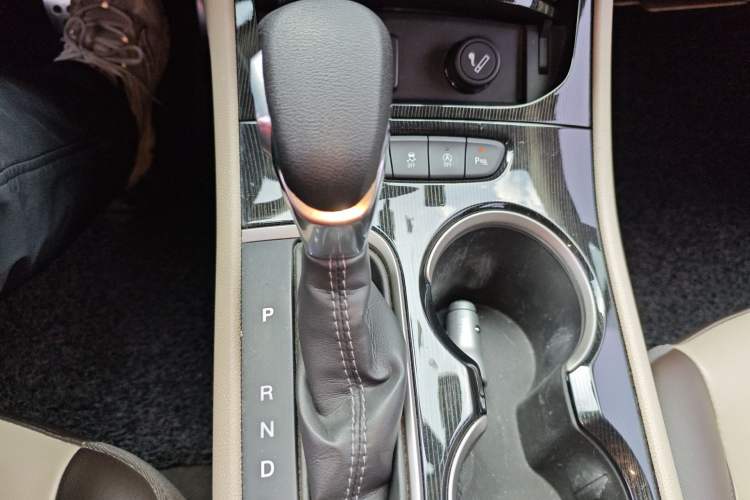 Used Buick Verano 2015 Sedan 15S Automatic Leading Model Gear Lever