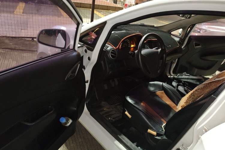 Used Chevrolet Sail 2013 Sedan 1.4L Manual - Youyi Happiness Edition Driver Seat