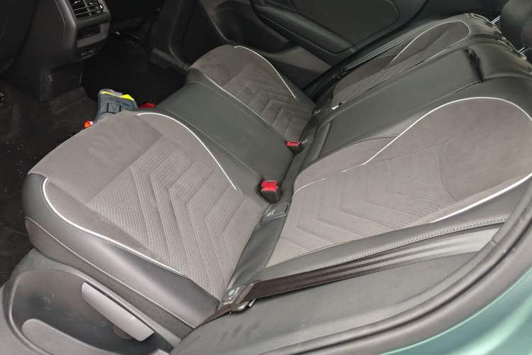 Used Volkswagen Tayron 2025 Tharu L 330TSI Two-Wheel Drive Elite City Package
