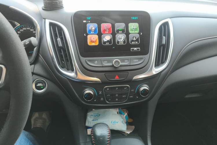 Used Chevrolet Equinox 2018 RS 550T Automatic All-Wheel-Drive Boundary Edition Audio And AC Panel