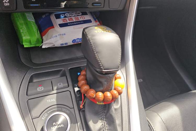 Used Toyota Wildlander 2023 Dual-Motor 2.5L E-CVT Four-Wheel Drive Prestige Edition Gear Lever