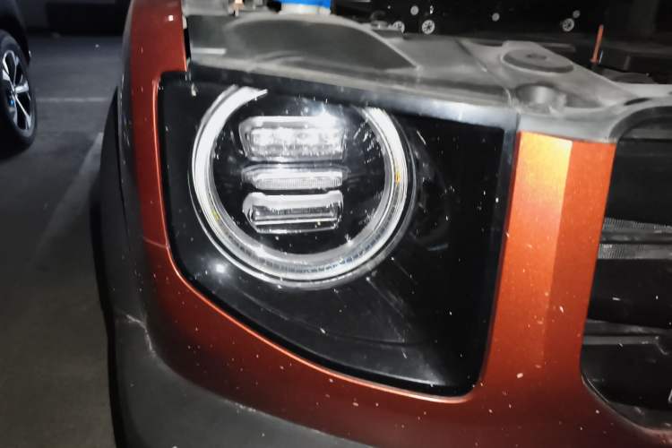 Used Haval DARGO 2021 1.5T DCT Two-Wheel Drive Border Collie Edition Right Front Headlight