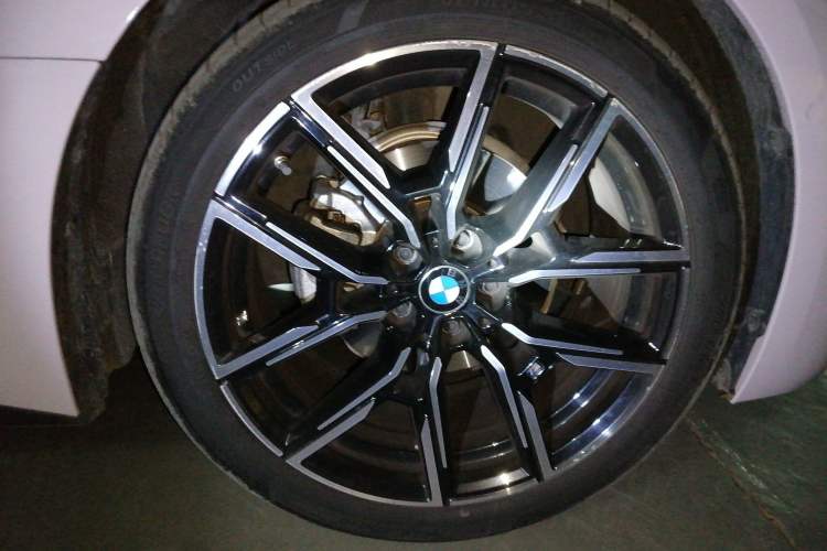 Used BMW 4 Series 2023 425i Gran Coupe M Sport Night Edition Package Right Front Wheel Hub