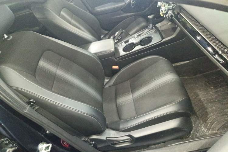 Used Honda Civic 2022 240TURBO CVT Dynamic Edition Right Front Seat