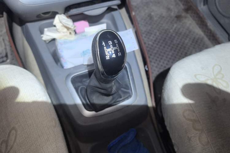 Used BAIC Weiwang M20 2014 1.5L practical type BJ415A Gear Lever