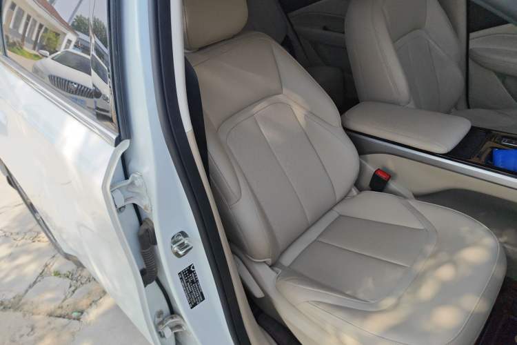 Used Wuling Xingguang 2024 Co-Creation Edition 510 Advanced Model Right Front Seat