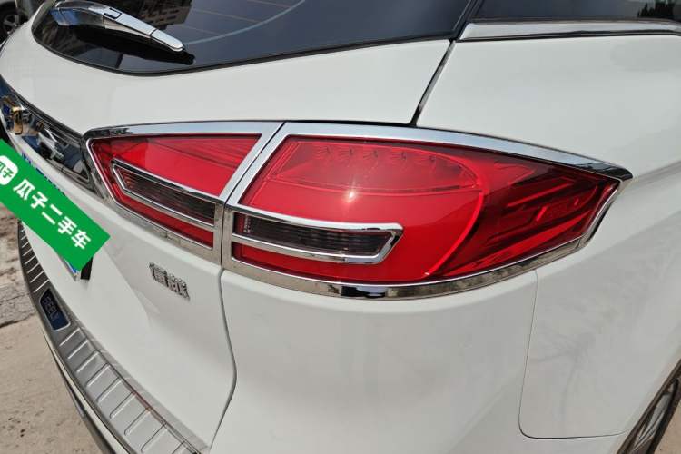 Used Geely Auto Emgrand X7 Sport 2016 1.8TD Automatic Smart Model Right Rear Taillight