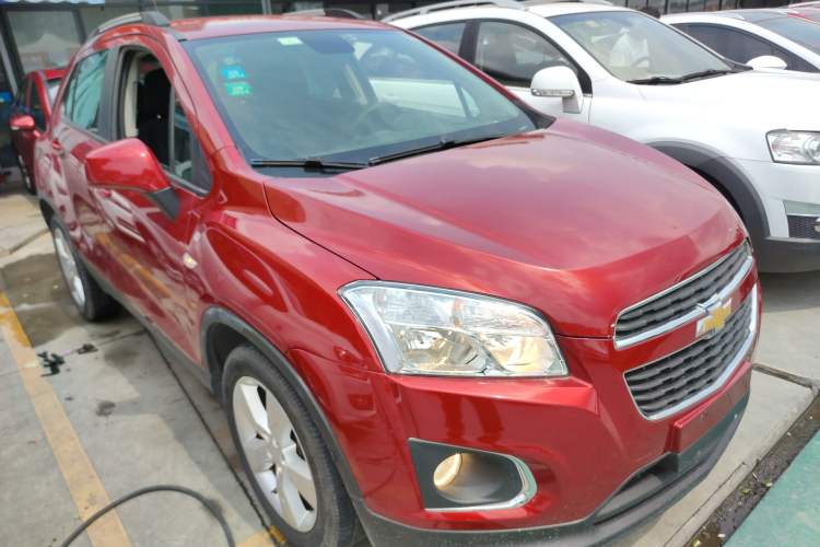 Used Chevrolet Trax 2014 1.4T Manual Two-Wheel Drive Comfort Model Front Right 45 Deg
