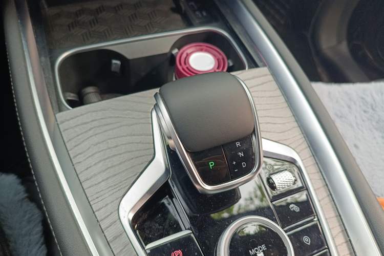 Used Chery Tiggo 8 PRO 2024 Champion Edition 290T Two-Wheel Drive Shining Version 5 Seats Gear Lever