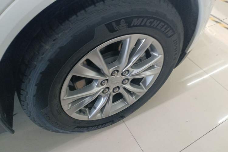 Used Cadillac XT5 2021 28T Luxury Model