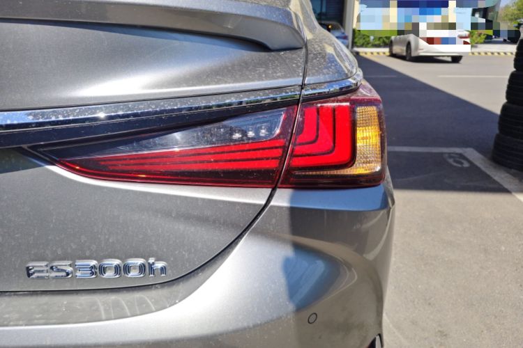 Used Lexus ES 2020 300h Premium Edition