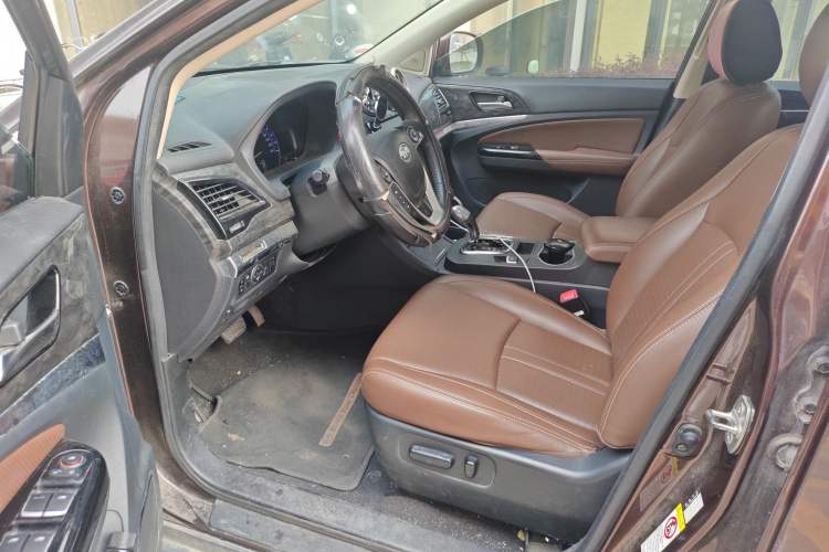 Used BYD S7 2016 2.0T Automatic Prestige Edition Driver Seat