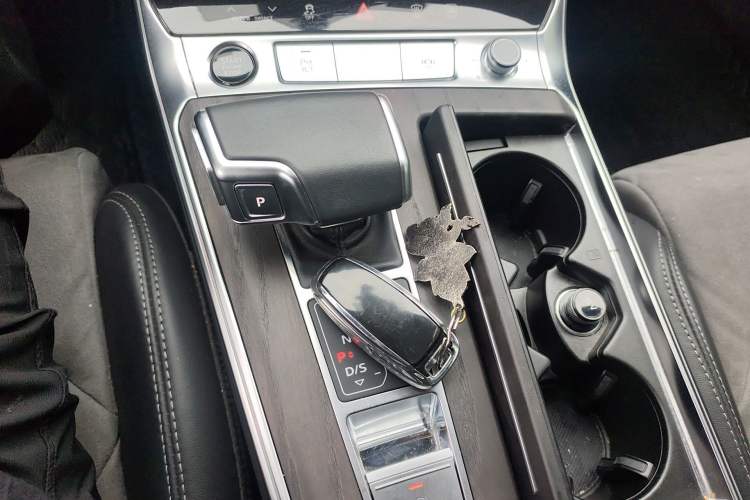 Used Audi A6L 2023 Revised 45 TFSI Prestige Dynamic Edition Gear Lever