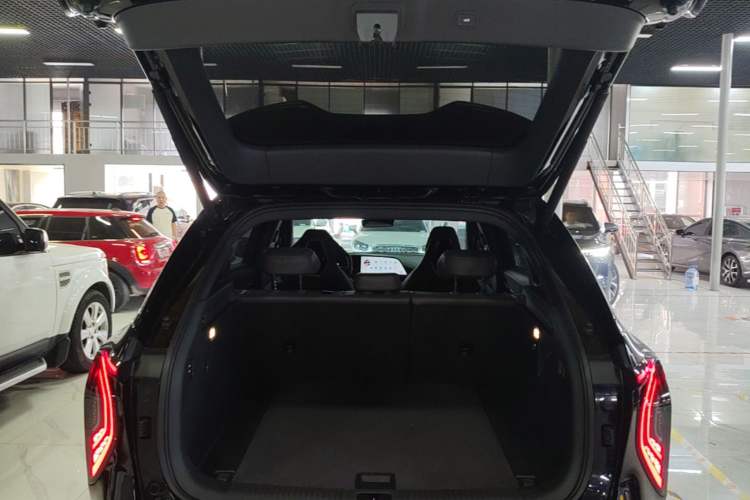 Used Hongqi Tiangong 08 2025 680 Ultra Four-Wheel-Drive Version Trunk