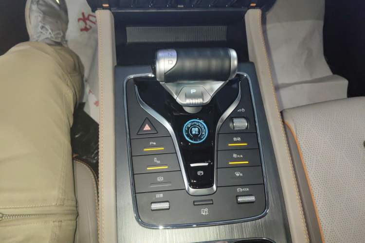 Used BYD Yuan PLUS 2023 Champion Edition 510KM Superior Model Gear Lever
