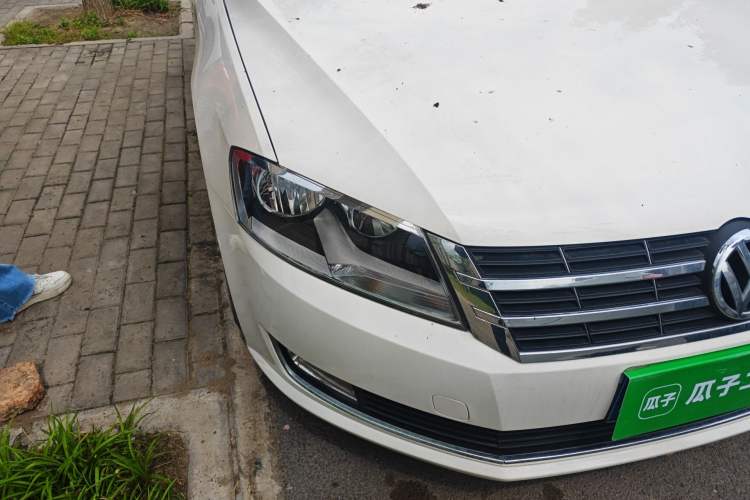 Used Volkswagen Lavida 2013 1.6L Automatic Comfort Edition Right Front Headlight