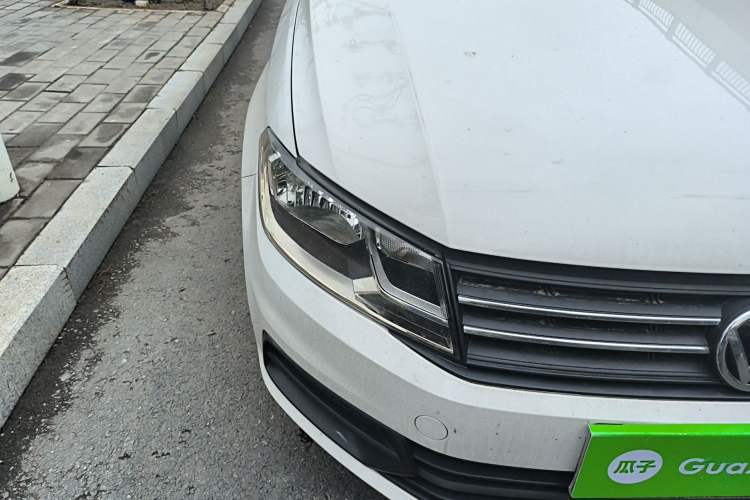 Used Volkswagen Santana 2021 1.5L Manual Fashion Edition Right Front Headlight