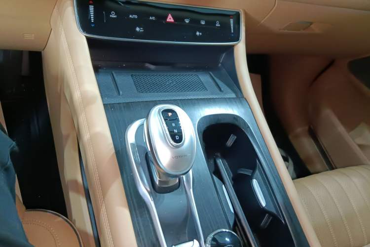 Used VOYAH Dream 2024 PHEV Ultra-Long Range Flagship Edition
