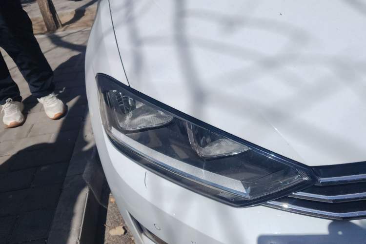 Used Volkswagen Golf Sportsvan 2018 230TSI Automatic Luxury Model Right Front Headlight