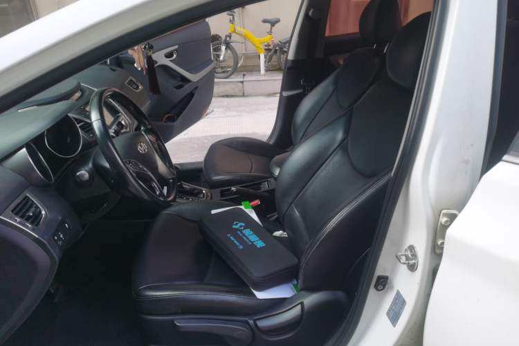 Used Hyundai Elantra (5th Generation / Langdong) 2012 1.6L Automatic Prestige Model
