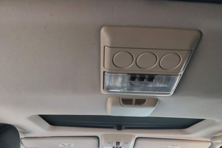 Used Land Rover Discovery 2016 3.0 SC Obsidian Black Heritage Edition SE
