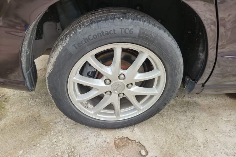 Used BYD M6 2013 2.4L Automatic Luxury Model
