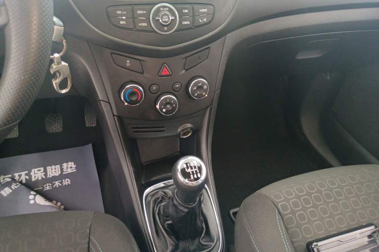 Used Chevrolet Trax 2016 1.4T Manual Two-Wheel Drive Comfort Version with Sunroof
