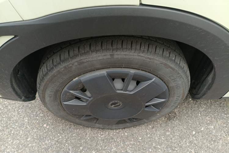 Used BYD Seagull 2024 Honor Edition 305km Dynamic Version Right Rear Wheel Hub