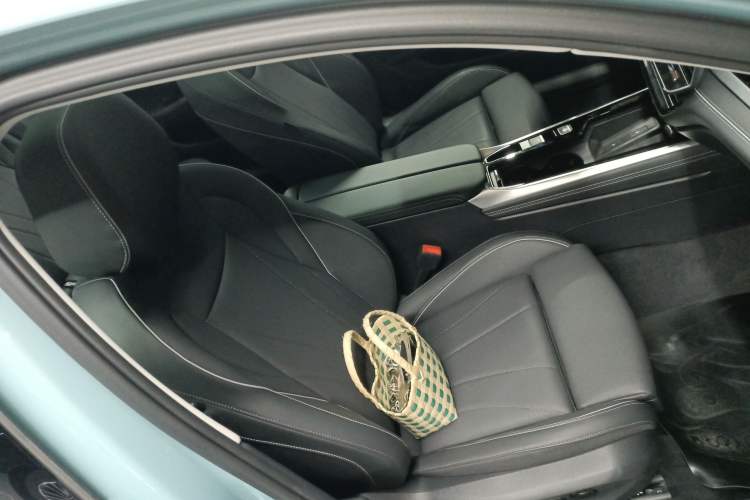 Used Volkswagen Passat 2025 Pro 380TSI Starry Dragon Edition