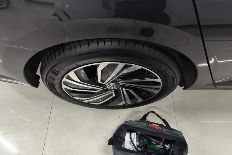 Used Volkswagen Sagitar 2022 280TSI DSG Excellence Edition Right Rear Wheel Hub