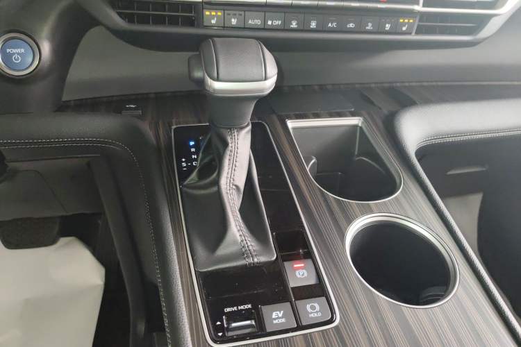 Used Toyota Sienna 2023 2.5L Hybrid Platinum Edition