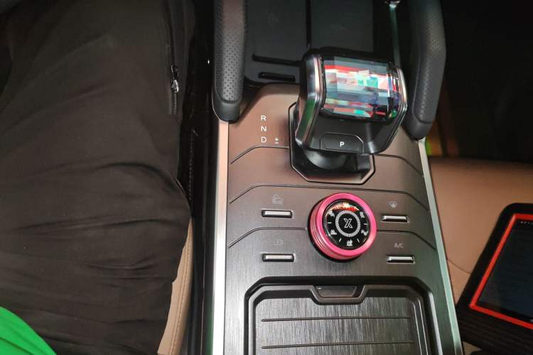 Used JETOUR Traveler 2024 2.0T All-Wheel-Drive Silver Dragon Wings