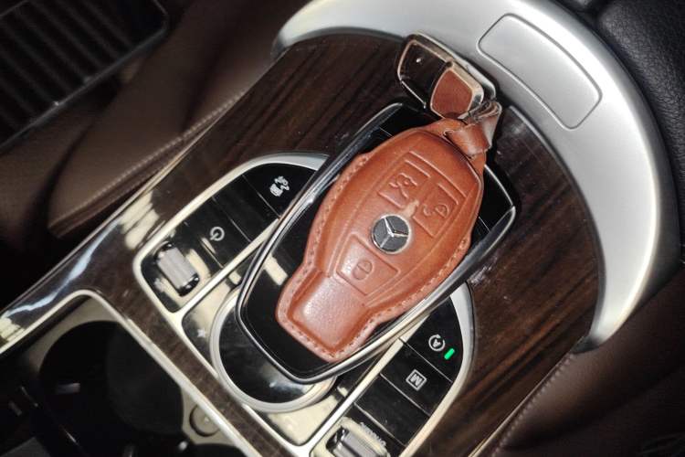 Used Mercedes-Benz GLC 2018 GLC 260 4MATIC Luxury Model