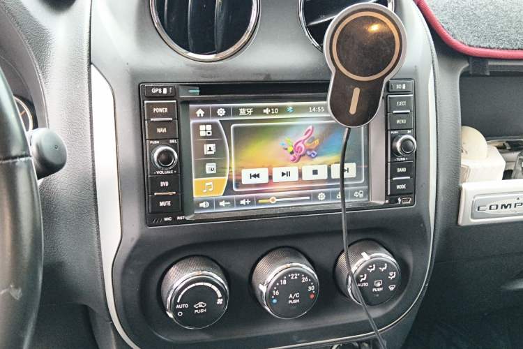 Used Jeep Compass 2014 Revised Version 2.4L Four-Wheel Drive Comfort Edition Audio And AC Panel