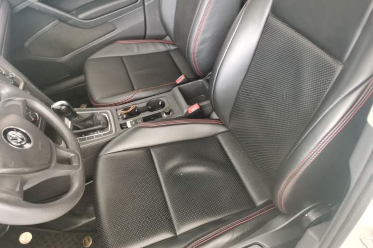 Used Volkswagen Golf 2016 1.6L Automatic Fashion Model Left Front Seat