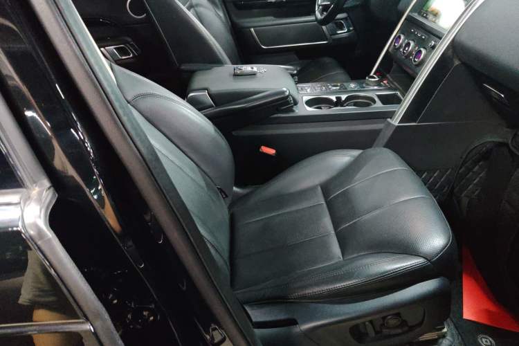 Used Land Rover Discovery 2018 3.0 SC V6 SE
