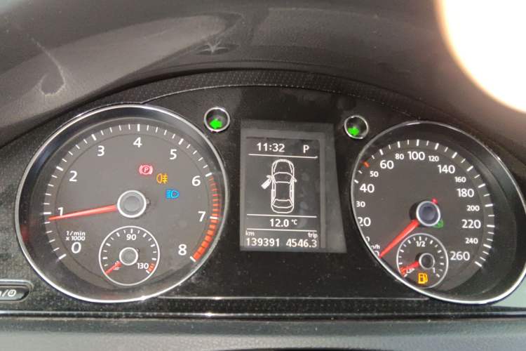 Used Volkswagen Magotan 2013 1.8TSI Luxury Model Instrument Cluster