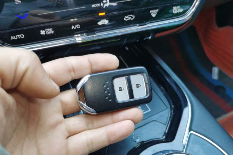 Used Everus VE-1 2022 TA Leading Edition
