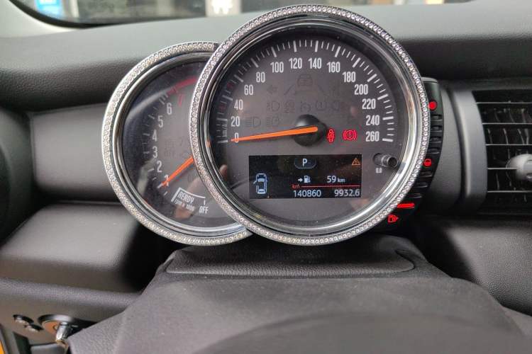 Used MINI 2015 1.2T ONE Five-Door Edition Odometer Close Up