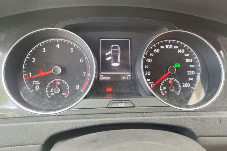 Used Volkswagen Golf 2020 Zhiai Edition 200TSI DSG Comfortable & Ambitious Version Instrument Cluster