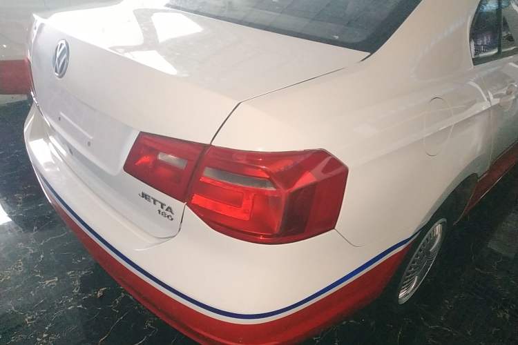 Used Volkswagen Jetta 2015 1.6L Automatic Fashion Model