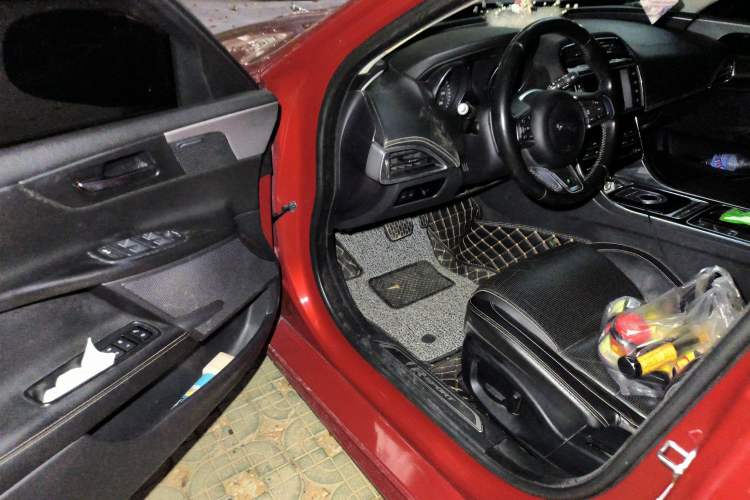 Used Jaguar XE 2015 2.0T 240 PS R-Sport