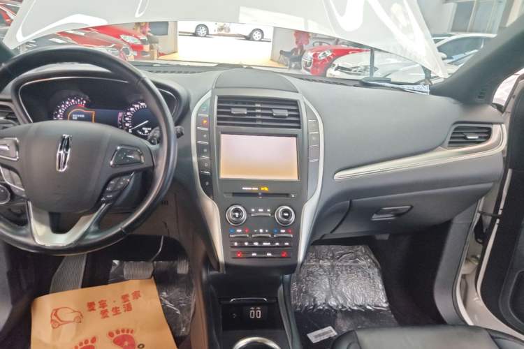 Used Lincoln MKC 2017 2.0T Two-Wheel Drive Deluxe Edition