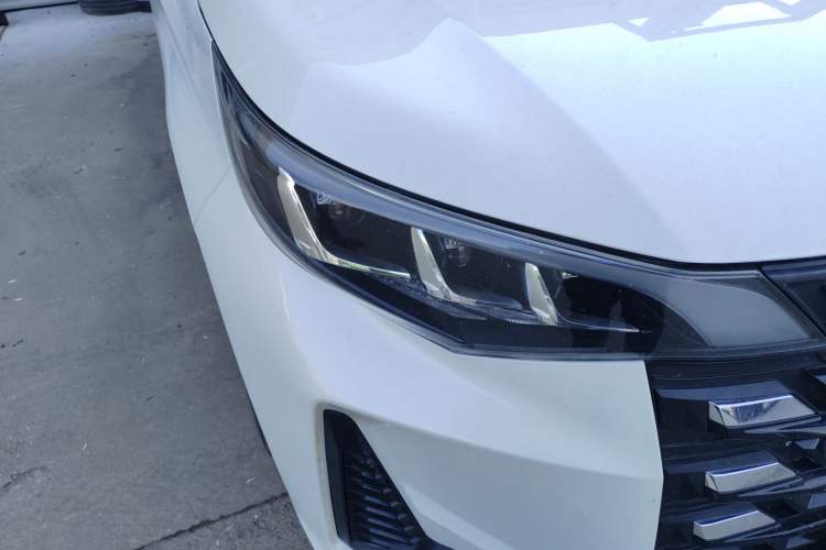 Used GAC Trumpchi M6 2021 PRO 270T DCT Luxury Edition Right Front Headlight