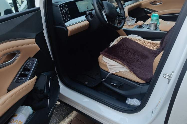 Used BYD Song L DM-i 2024 112 km Leading Edition