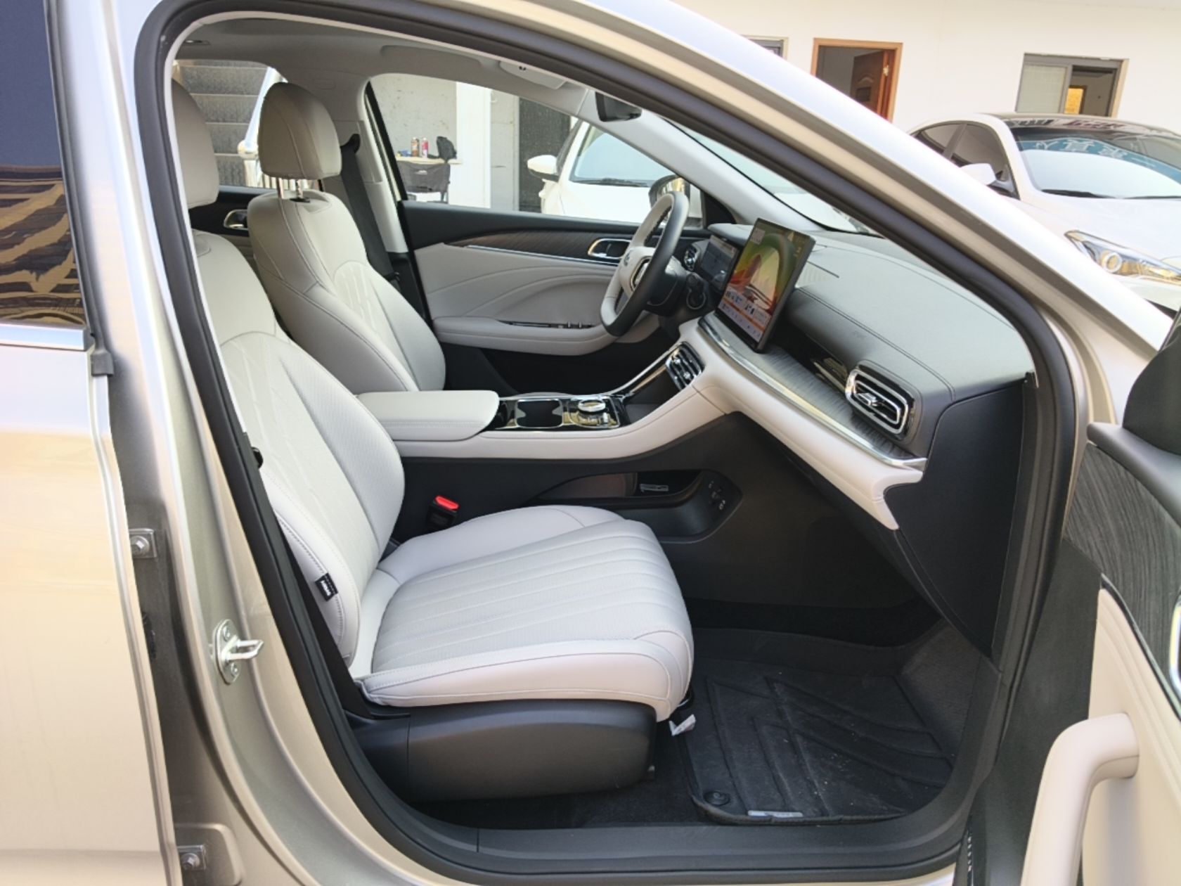 Geely Galaxy Stellar 6 2026 Model 125km Exploration+ Edition — снимка 19