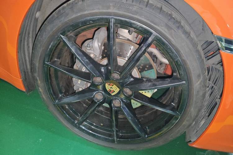 Used Porsche 911 2020 Carrera 4 3.0T Right Front Wheel Hub