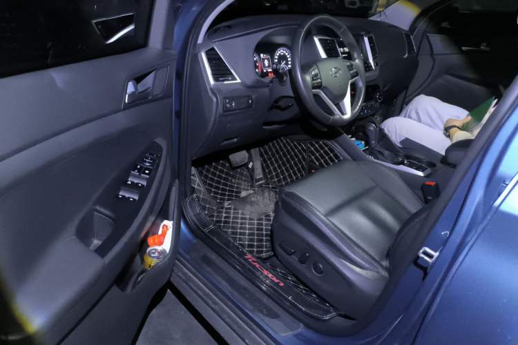 Used Hyundai Tucson 2018 1.6T Dual-Clutch Two-Wheel Drive 15th Anniversary Special Edition