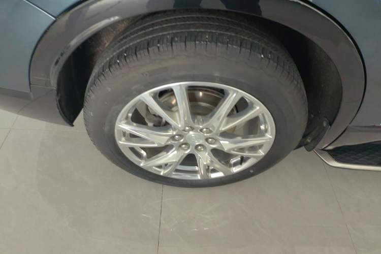 Used Buick Enclave 2020 28T Four-Wheel Drive Luxury Flagship Edition Right Rear Wheel Hub