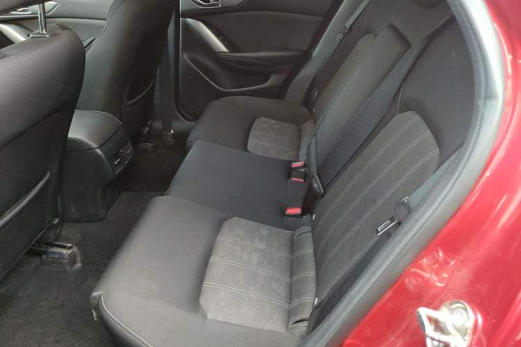 Used Mazda CX-4 2018 2.0L Automatic Two-Wheel Drive Blue Sky Exploration Version China V Standard Left Rear Seat